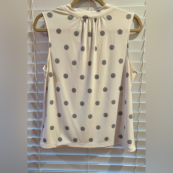 Talbots Outlet Sleeveless Top With Navy print And Tie Front PM - Picture 2 of 6